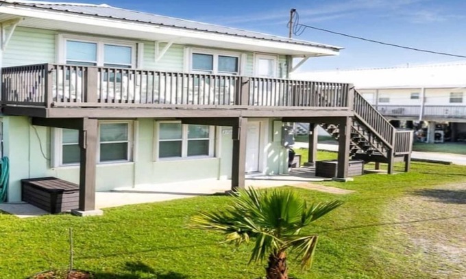 Grand Isle House | C'est Bon Across from Beach Entrance 10 Sleeps 12!