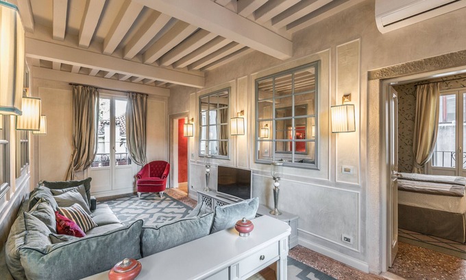 Dorsoduro Apartment | Ca' Dell'Opera Terrace