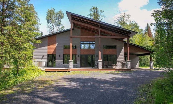 Stanstead Township Ski Chalet | Access to Lake Memphremagog - Spa - Canopé