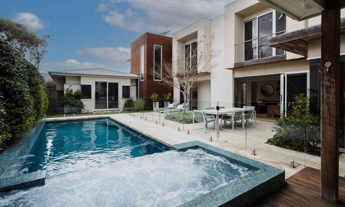 Ocean Grove House | Caanluje; Spa 40 degrees! Heated pool, sleeps 10