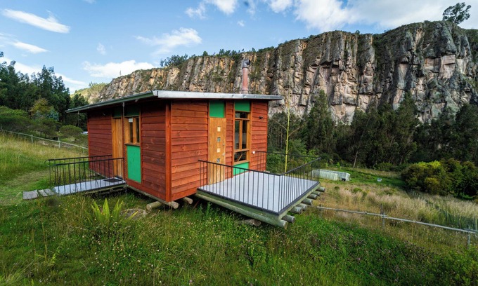 Suesca Cabin | Cabaña El Turpial. Cozy wooden cabin for 2 or 3 people. Located in Suesca.