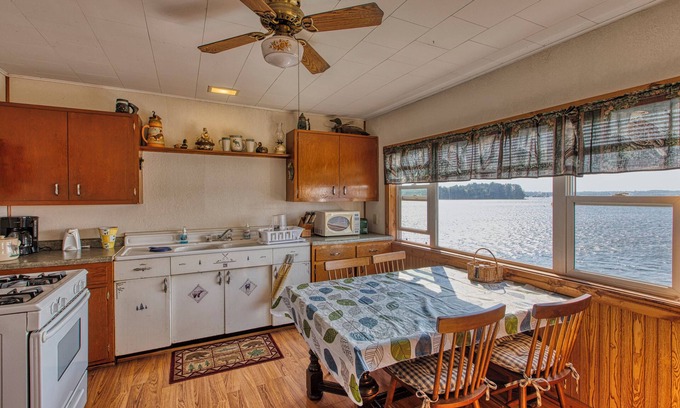 Gordon Cabin | Cabin #1 on the Lake - 3-Beds - Wisconsin Northwoods - Dock Access - Pets OK