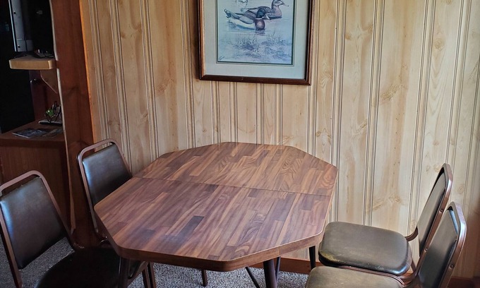 Gould City Cabin | Cabin 2-The Duck Pond at Sunset Pines Resort