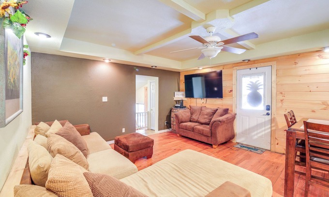 Ragland Cabin | Cabin Close to ATV & Hiking Trails in Delbarton
