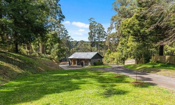 Mount Macedon House | CABIN IN THE MIST, MOUNT MACEDON
