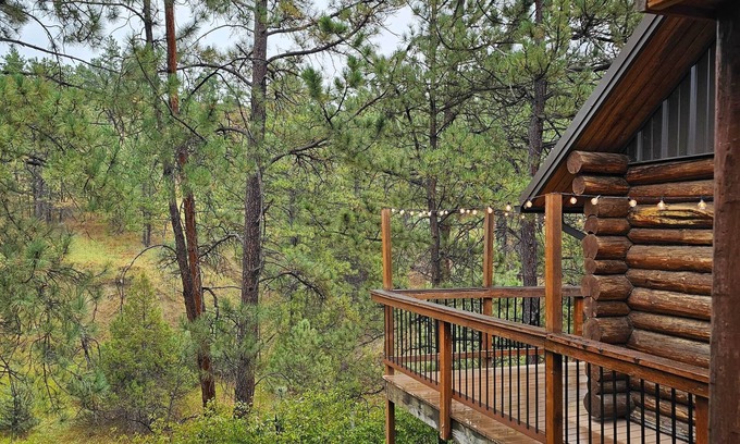Billings Cabin | cabin in the woods with Hottub