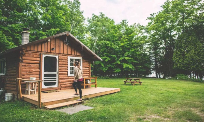 Rapid River Cabin | Cabin on lake with sauna - pets ok. Kayaks and boat provided.