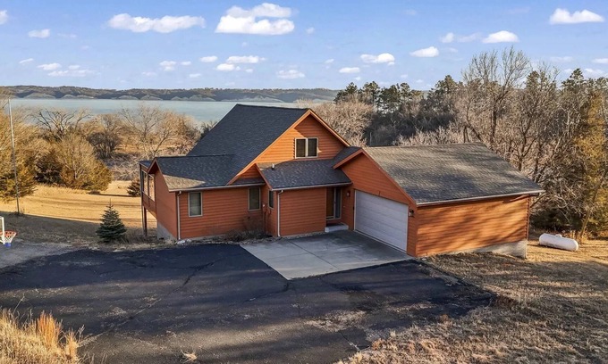 Yankton Cabin | Cabin with a View