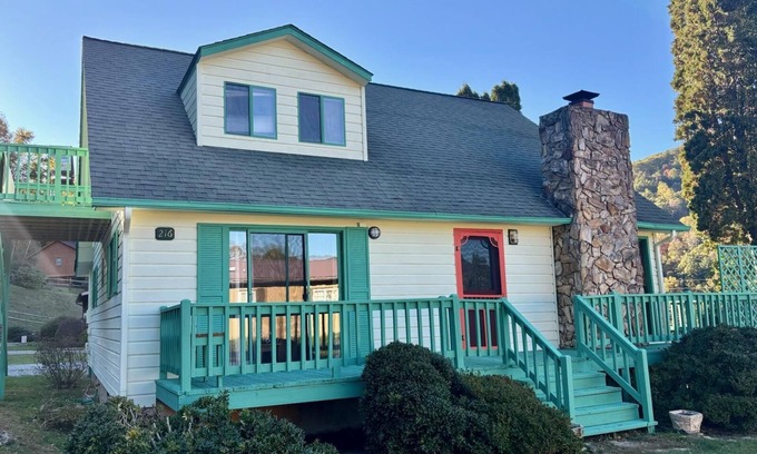 Maggie Valley Cabin | Cabin with Great Mountain views