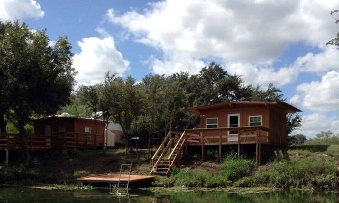 Mertzon Cabin | Cabins at Spring Creek, LLC