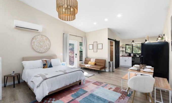 West Sedona House | Cactus Casita: Prime Location, Walk to Trails