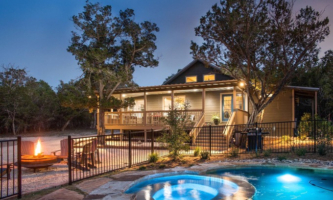 Ingram House | Cade Loop Hideaway-HotTub/Plunge Pool/Private Riverfront nn