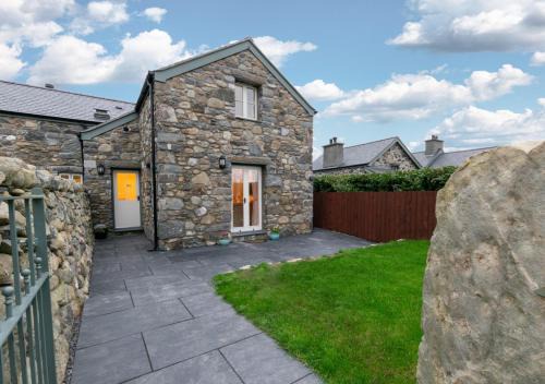 Rowen House | Cae Mawr