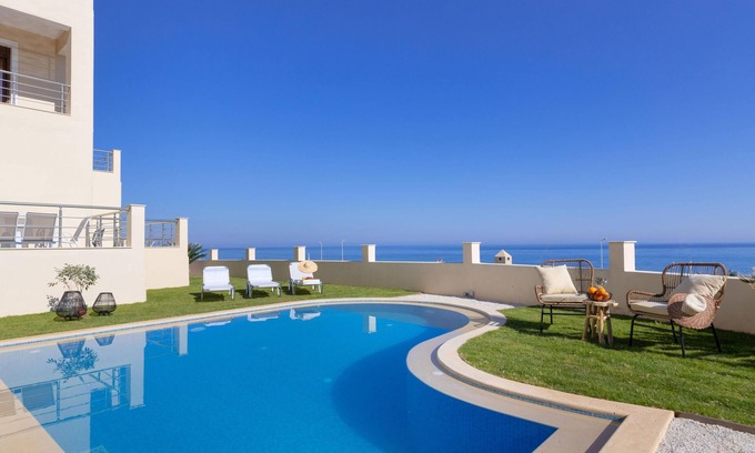 Sfakaki Apartment | Cafe Noir - Sea View Exclusive Maisonette