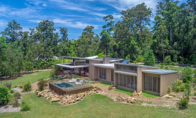Doonan House | Calanthe Acreage - Doonan