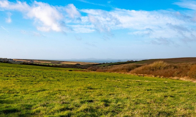 Haverfordwest Cottage | Caldey Sea View Cottage with Hot Tub- Dog Friendly