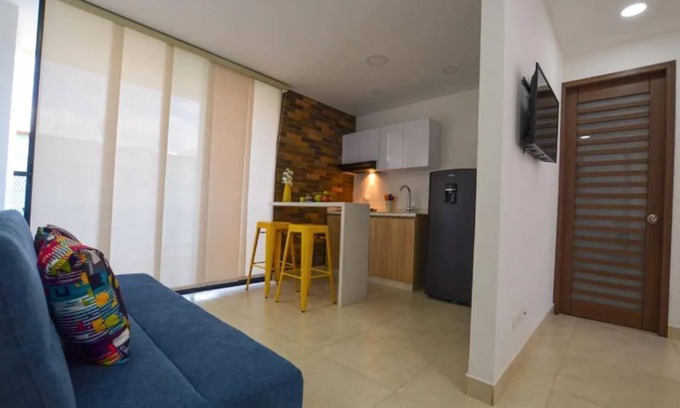 San Fernando House | Cali - Mantis Loft 401 Blue