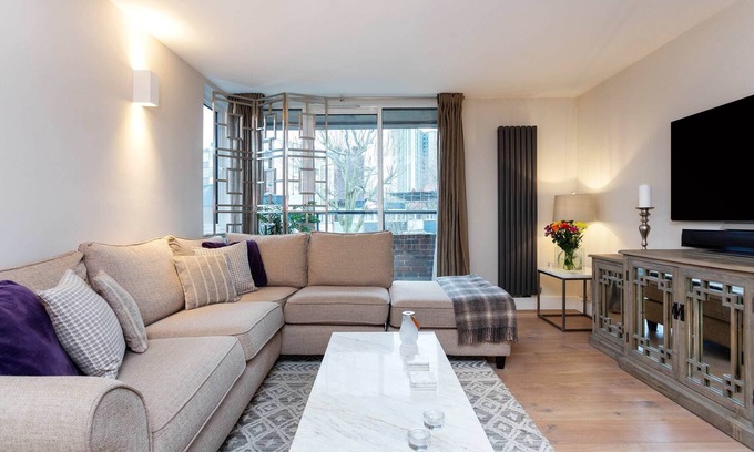 Belsize Apartment | Calming Belsize Park Retreat, by Veeve