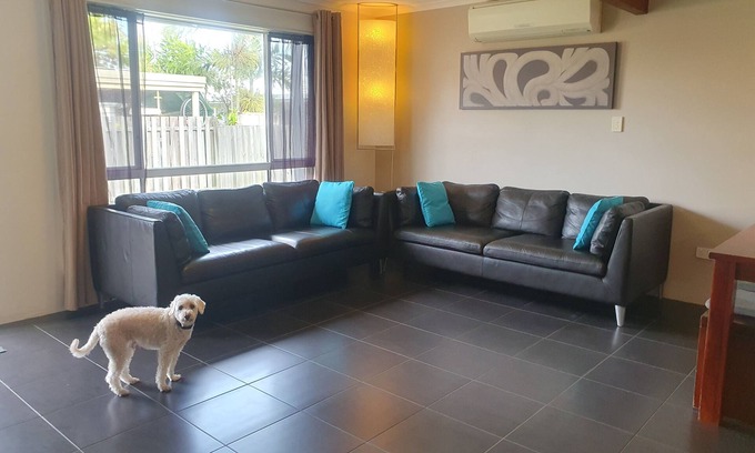Caloundra House | Caloundra Beach Townhouse - Pet friendly.