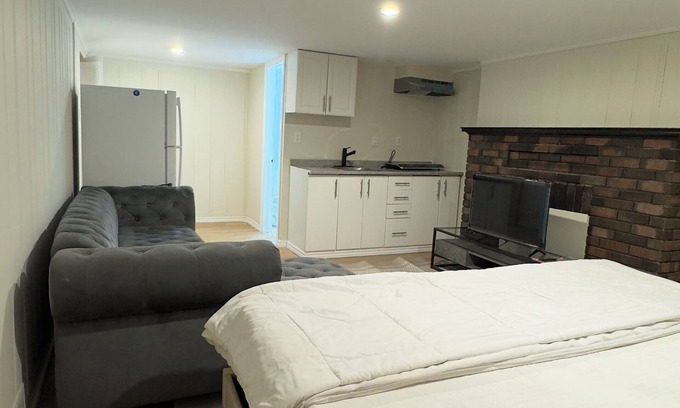 Cambridge Apartment | Cambridge Private Basement | Full Kitchen, Bathroom & Comfort