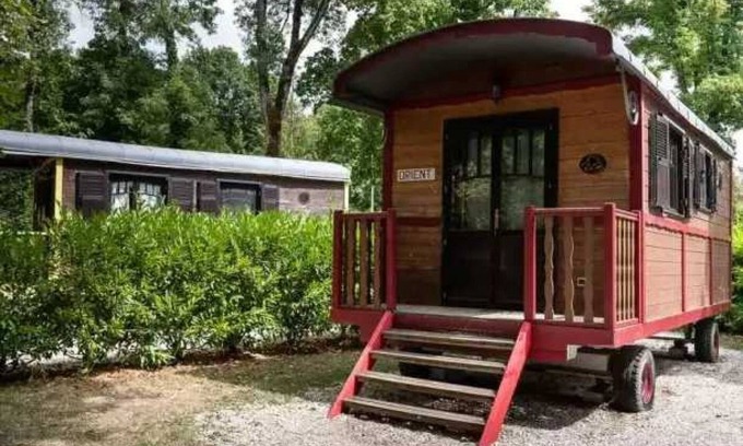 Bar-sur-Aube House | Camping 2 étoiles - Piscine - eecebc