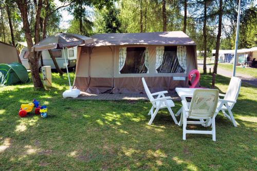 Januv Dul Ski Chalet | Camping 2000 - Sahara tent