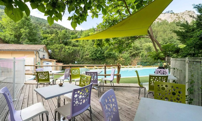 Orpierre House | Camping les Princes d'Orange* - Espace Premium 4 rooms for 6 people Air-conditioned with mountain view