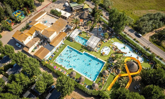 Serignan-Plage House | Camping - Piscine - ccageh0