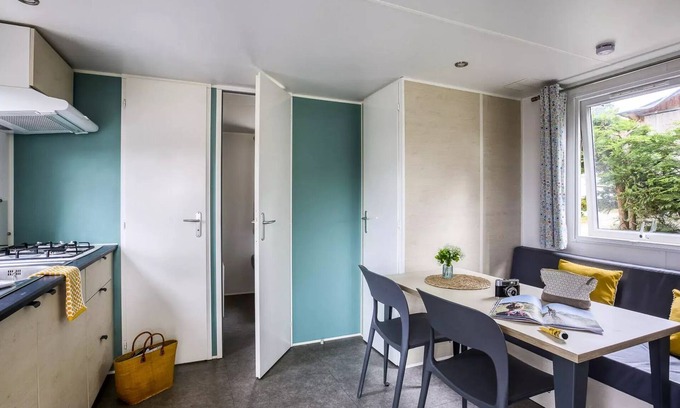 Nesles-la-Vallee House | CampingLe Grand Paris* - Comfort mobile home 4 rooms 6 people