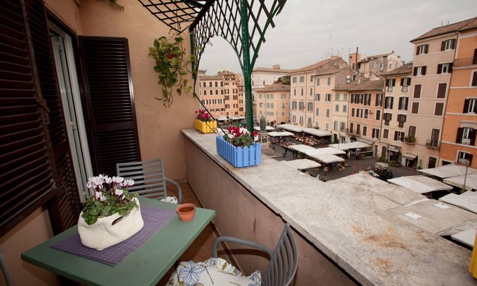 Rione VII Regola Apartment | Campo de Fiori View