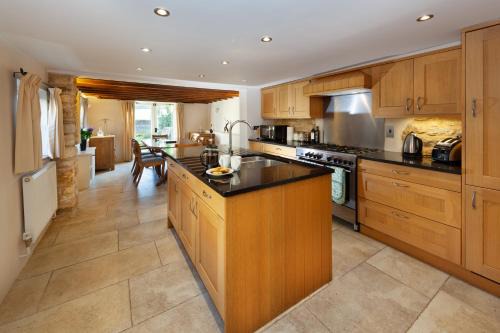 Chipping Campden House | Camside, Chipping Campden - Taswell Retreats