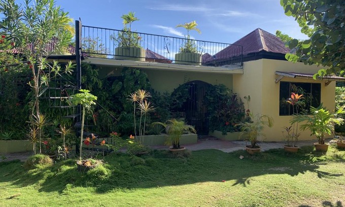 West End Bed & Breakfast | Can Jam Retreat