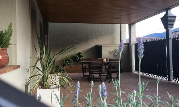 Les Planes d'Hostoles Apartment | Can Musiquem amb Piscina