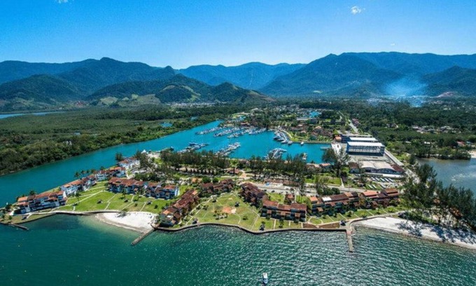 Bracui House | canal house kings creek harbor marina bracui condominium