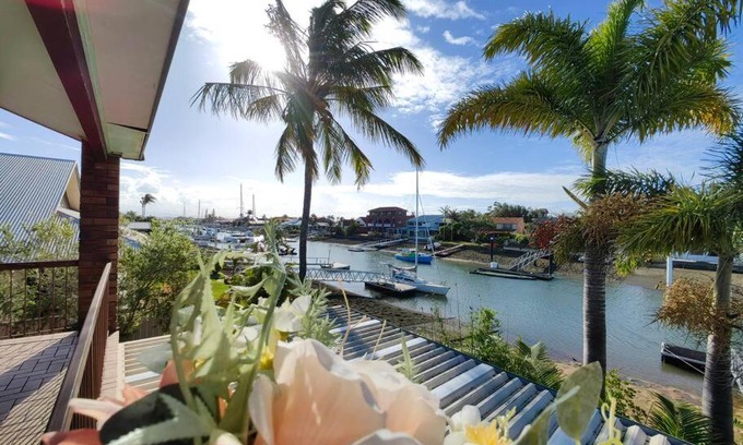Newport House | Canal view getaway in Newport