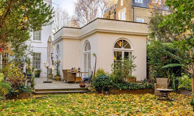 Little Venice Villa | Canal Villa in Little Venice, London - Central London: Canal Villa & Garden