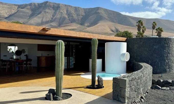 Urbanizacion Famara Villa | Canaryislandshost l Petra