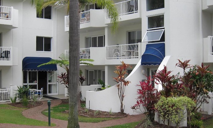 Surfers Paradise Apartment | Cannes Court Apartments