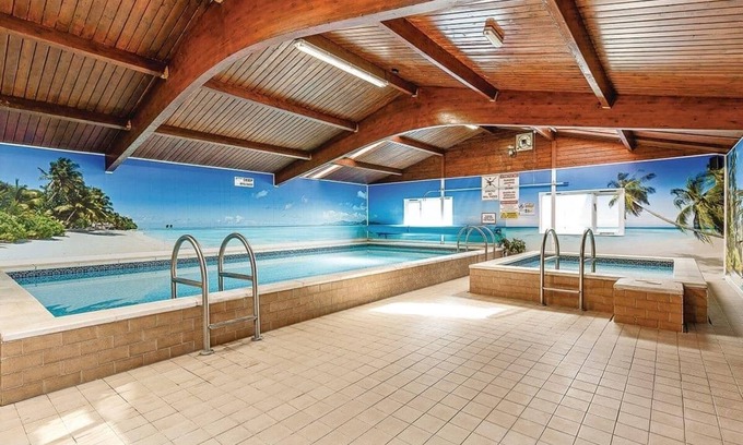 Cheddar Ski Chalet | Cannington Lodge (Pet friendly)