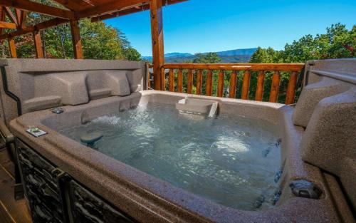 Gatlinburg - Pigeon Forge Villa | Canoe Creek