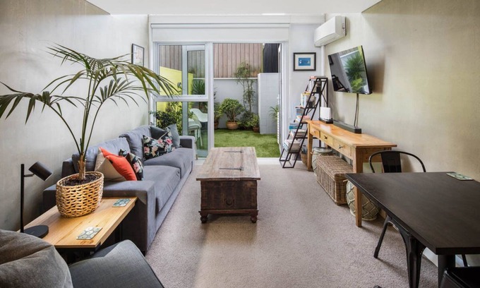 Te Aro Apartment | Canvas Loft Apartment - Urban Sanctuary - Stroll with Easen3 min. to Cuba Street