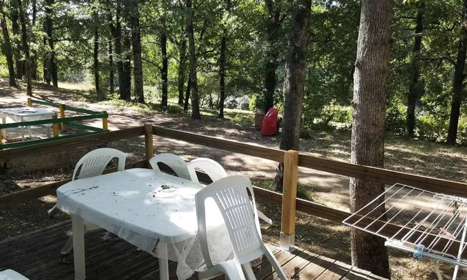 Montricoux House | Canvas tent - 2 bedrooms - without sanitary facilities sleeps 4