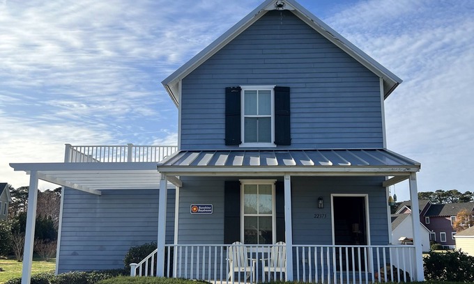 Kings Creek Landing House | Cape Charles home with pool and golf cart 5 minutes from the beach!