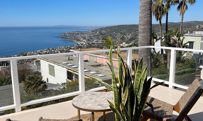 Arch Beach Heights House | "Cape Cod Beach-House" Panoramic Ocean View w/Hot Tub-5 min to Beach