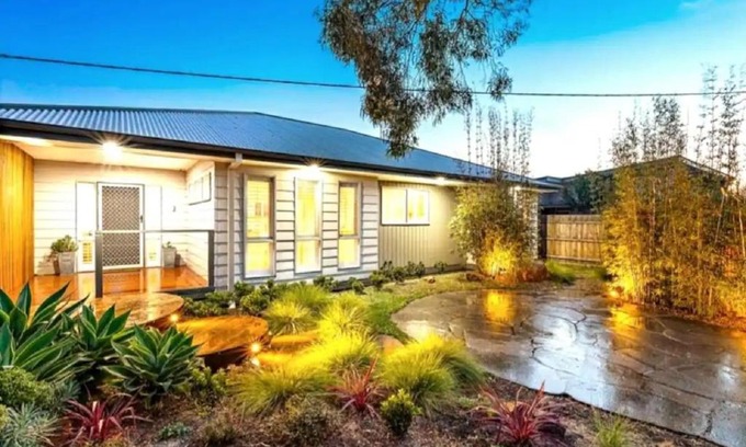 Capel Sound House | Capel Home House and Guest House by Ready Set Stay - BYO LINEN & TOWELS