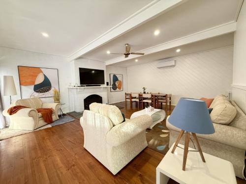 Frankston South House | Capelink Beach House-Atop Prestigious Oliver's Hill