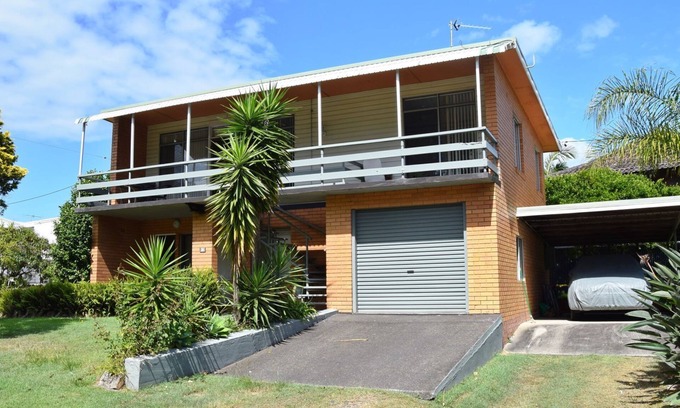 South West Rocks House | Capeview 2 - Top floor unit perfect distance from everything you could need in South West Rocks.