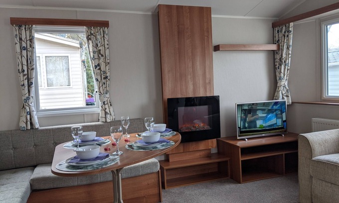 Hastings Ski Chalet | Caravan nearby Hastings, Coghurst Hall Park