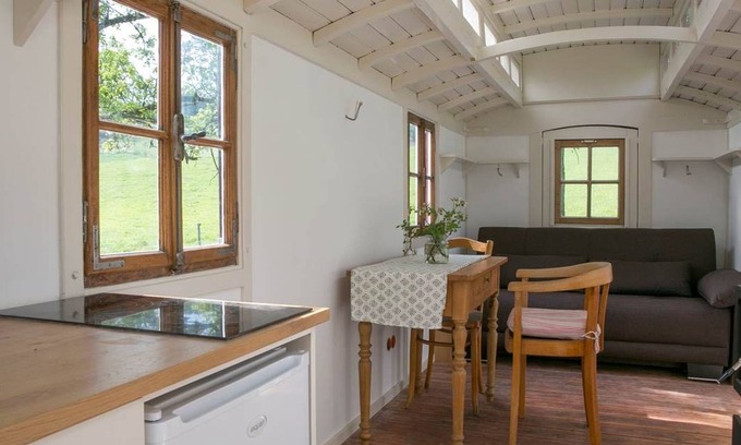 Lennestadt Apartment | Caravan under the pear tree, 10sqm, 1 living/bedroom, max. 2 persons