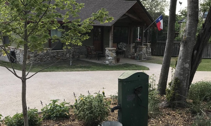 Kerrville Cottage | Carol's Cottage in the quaint Methodist Encampment neighborhood